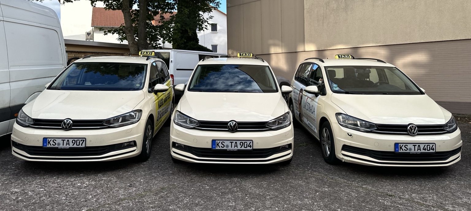 Drei Taxis in Kassel